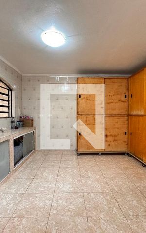 Casa à venda com 219m², 4 quartos e 4 vagas Casa à venda com 219m², 4 quartos e 4 vagasVaranda gourmet