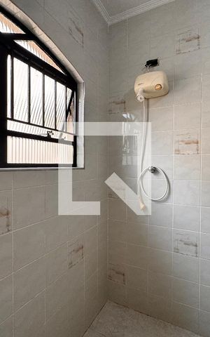 Casa à venda com 219m², 4 quartos e 4 vagas Casa à venda com 219m², 4 quartos e 4 vagasBanheiro 2
