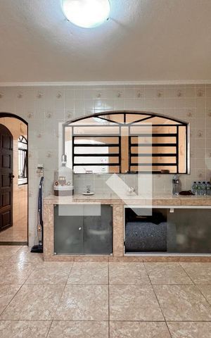 Casa à venda com 219m², 4 quartos e 4 vagas Casa à venda com 219m², 4 quartos e 4 vagasVaranda gourmet