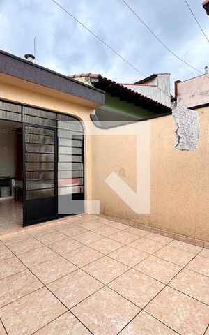 Casa à venda com 219m², 4 quartos e 4 vagas Casa à venda com 219m², 4 quartos e 4 vagasÁrea de Serviço