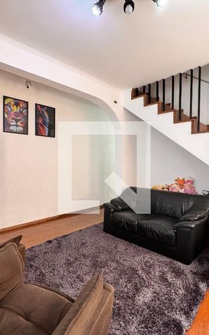 Casa à venda com 219m², 4 quartos e 4 vagas Casa à venda com 219m², 4 quartos e 4 vagasSala