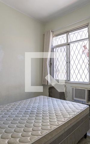 Casa à venda com 200m², 5 quartos e 2 vagas Casa à venda com 200m², 5 quartos e 2 vagasQuarto Suite 2
