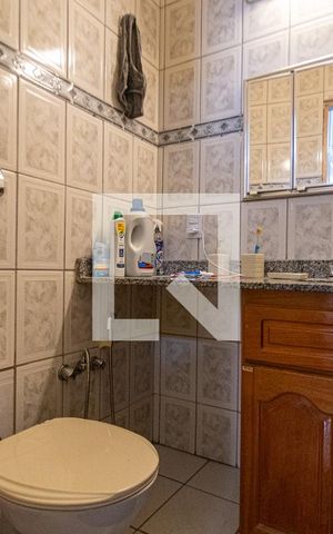 Casa à venda com 200m², 5 quartos e 2 vagas Casa à venda com 200m², 5 quartos e 2 vagasBanheiro Suite