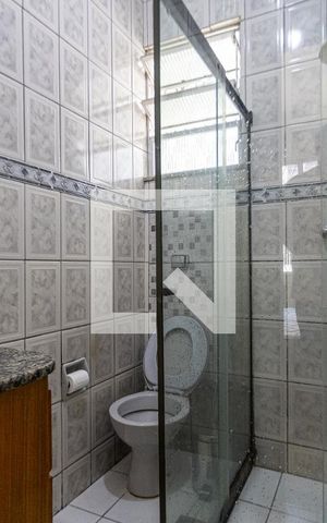 Casa à venda com 200m², 5 quartos e 2 vagas Casa à venda com 200m², 5 quartos e 2 vagasBanheiro Suite 2
