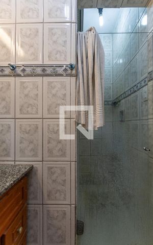 Casa à venda com 200m², 5 quartos e 2 vagas Casa à venda com 200m², 5 quartos e 2 vagasBanheiro Suite