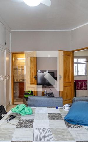 Casa à venda com 200m², 5 quartos e 2 vagas Casa à venda com 200m², 5 quartos e 2 vagasQuarto Suite