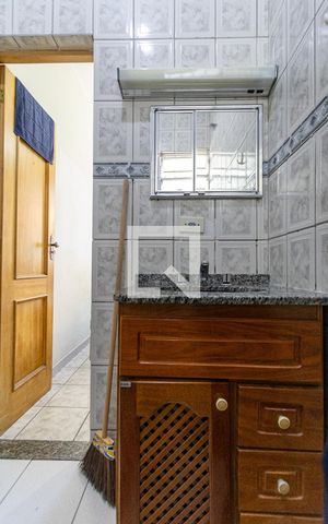 Casa à venda com 200m², 5 quartos e 2 vagas Casa à venda com 200m², 5 quartos e 2 vagasBanheiro Suite 2