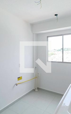 Apartamento à venda com 47m², 2 quartos e 1 vaga Apartamento à venda com 47m², 2 quartos e 1 vagaCozinha e Área de Serviço