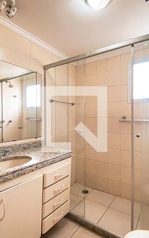 Apartamento à venda com 117m², 4 quartos e 3 vagasBanheiro do Quarto 1