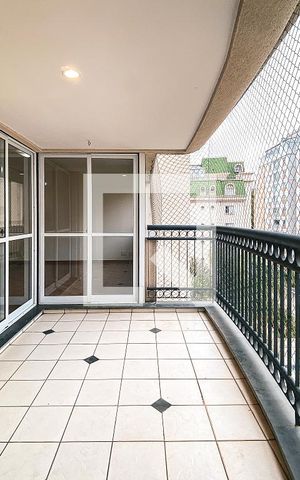 Apartamento à venda com 117m², 4 quartos e 3 vagasVaranda Sala