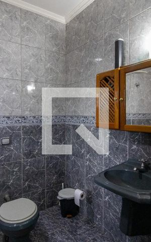 Casa à venda com 240m², 3 quartos e 4 vagas Casa à venda com 240m², 3 quartos e 4 vagasBanheiro 2