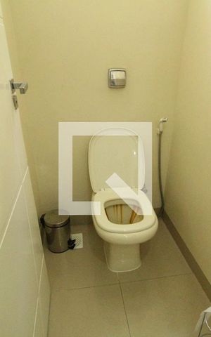 Casa de condomínio à venda com 320m², 4 quartos e 3 vagasBanheiro 1