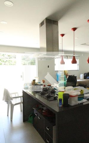 Casa de condomínio à venda com 320m², 4 quartos e 3 vagasCozinha