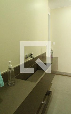Casa de condomínio à venda com 320m², 4 quartos e 3 vagasBanheiro 1
