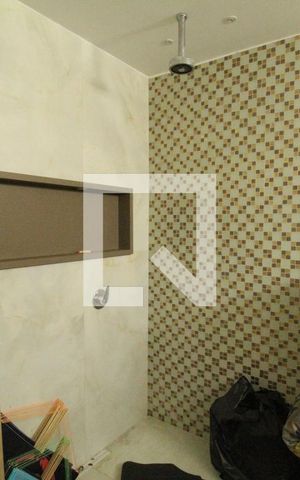 Casa de condomínio à venda com 320m², 4 quartos e 3 vagasBanheiro da suíte 2