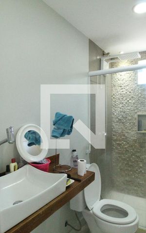 Casa de condomínio à venda com 320m², 4 quartos e 3 vagasBanheiro 2
