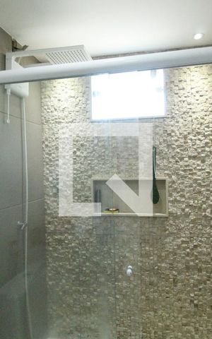 Casa de condomínio à venda com 320m², 4 quartos e 3 vagasBanheiro 2