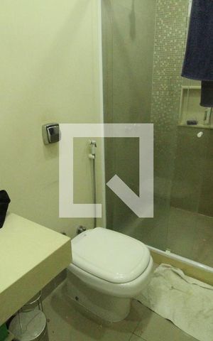 Casa de condomínio à venda com 320m², 4 quartos e 3 vagasBanheiro da suíte 1