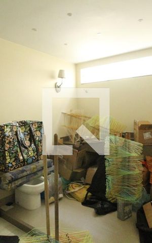Casa de condomínio à venda com 320m², 4 quartos e 3 vagasBanheiro da suíte 2