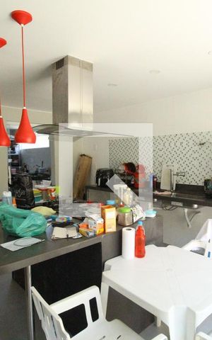 Casa de condomínio à venda com 320m², 4 quartos e 3 vagasCozinha