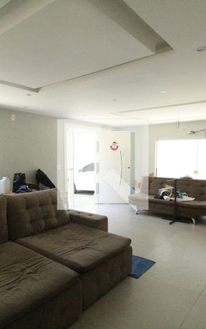 Casa de condomínio à venda com 320m², 4 quartos e 3 vagasSala 1