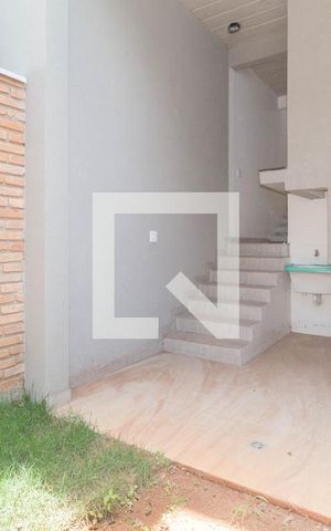 Casa à venda com 160m², 3 quartos e 3 vagas Casa à venda com 160m², 3 quartos e 3 vagasÁrea de Serviço
