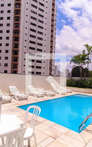 Apartamento à venda com 90m², 3 quartos e 2 vagas Apartamento à venda com 90m², 3 quartos e 2 vagasÁrea comum - Piscina