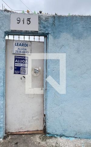 Casa para alugar com 80m², 2 quartos e sem vaga Casa para alugar com 80m², 2 quartos e sem vagaFachada