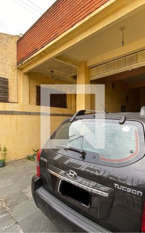 Casa à venda com 271m², 3 quartos e 5 vagas Casa à venda com 271m², 3 quartos e 5 vagasGaragem