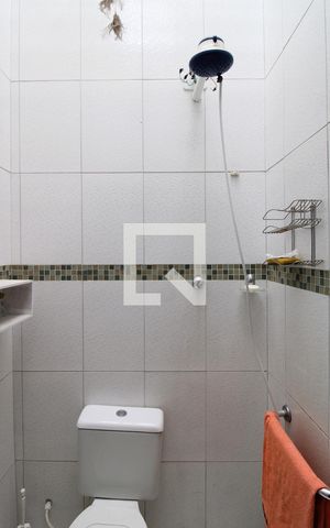 Casa à venda com 271m², 3 quartos e 5 vagasBanheiro da Suíte 2