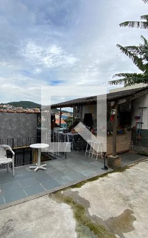 Casa à venda com 271m², 3 quartos e 5 vagas Casa à venda com 271m², 3 quartos e 5 vagasTerraço Gourmet