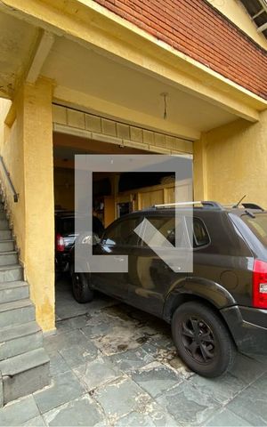 Casa à venda com 271m², 3 quartos e 5 vagas Casa à venda com 271m², 3 quartos e 5 vagasGaragem