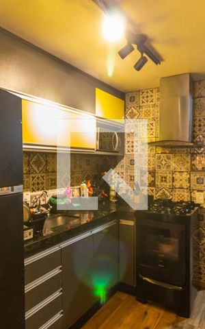 Casa à venda com 100m², 2 quartos e 1 vaga Casa à venda com 100m², 2 quartos e 1 vagaCozinha