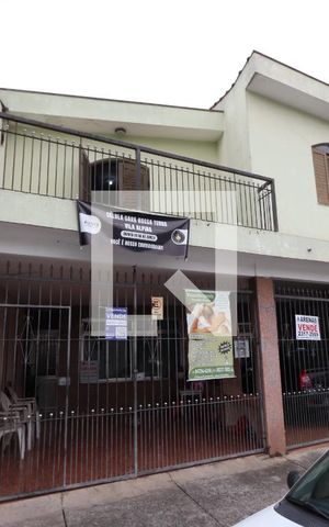 Casa à venda com 180m², 2 quartos e 2 vagasFachada