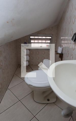 Casa à venda com 180m², 2 quartos e 2 vagasLavabo