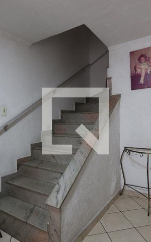 Casa à venda com 180m², 2 quartos e 2 vagasSala