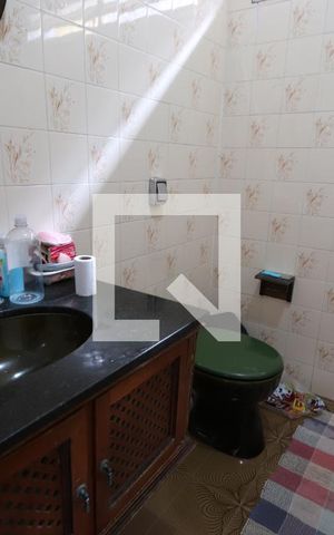 Casa à venda com 180m², 2 quartos e 2 vagasBanheiro