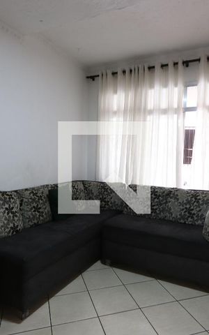Casa à venda com 180m², 2 quartos e 2 vagasSala