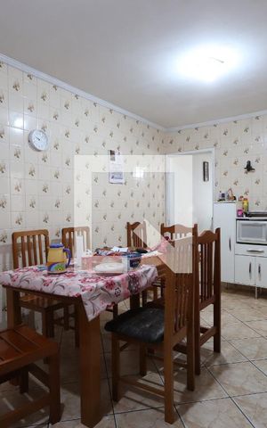 Casa à venda com 180m², 2 quartos e 2 vagasCozinha