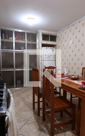 Casa à venda com 180m², 2 quartos e 2 vagasCozinha