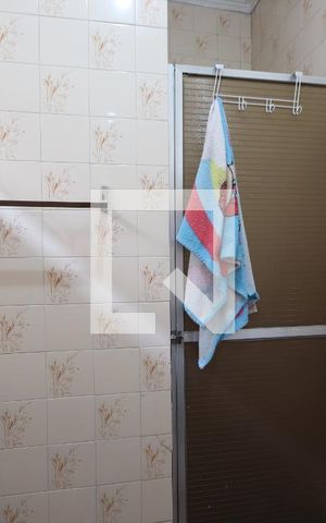 Casa à venda com 180m², 2 quartos e 2 vagasBanheiro
