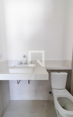 Casa de condomínio à venda com 139m², 3 quartos e 2 vagas Casa de condomínio à venda com 139m², 3 quartos e 2 vagasBanheiro do Quarto 2