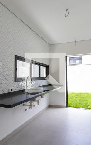 Casa de condomínio à venda com 139m², 3 quartos e 2 vagas Casa de condomínio à venda com 139m², 3 quartos e 2 vagasCozinha