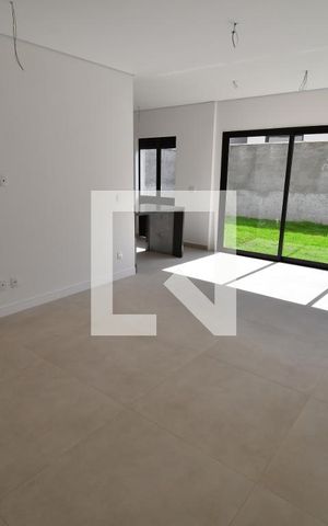 Casa de condomínio à venda com 139m², 3 quartos e 2 vagasSala