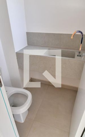 Casa de condomínio à venda com 139m², 3 quartos e 2 vagasLavabo