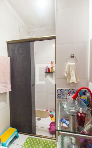 Casa de condomínio à venda com 67m², 2 quartos e 1 vagaBanheiro da Suíte 1