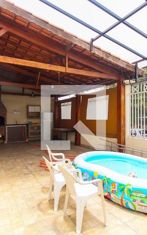 Casa de condomínio à venda com 67m², 2 quartos e 1 vagaChurrasqueira