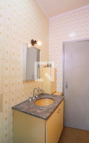 Casa à venda com 400m², 4 quartos e 2 vagas Casa à venda com 400m², 4 quartos e 2 vagasBanheiro 2