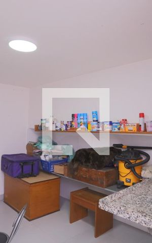 Casa à venda com 400m², 4 quartos e 2 vagas Casa à venda com 400m², 4 quartos e 2 vagasQuarto de Serviço