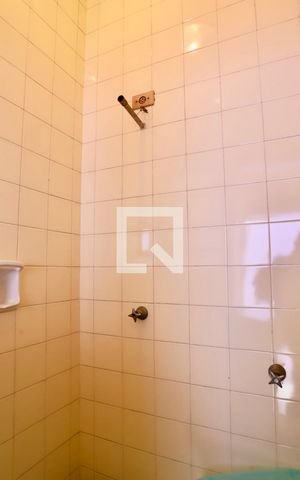 Casa à venda com 400m², 4 quartos e 2 vagas Casa à venda com 400m², 4 quartos e 2 vagasBanheiro de serviço